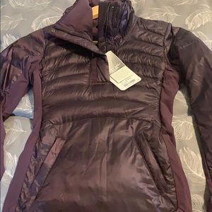 Lululemon down for a run pullover